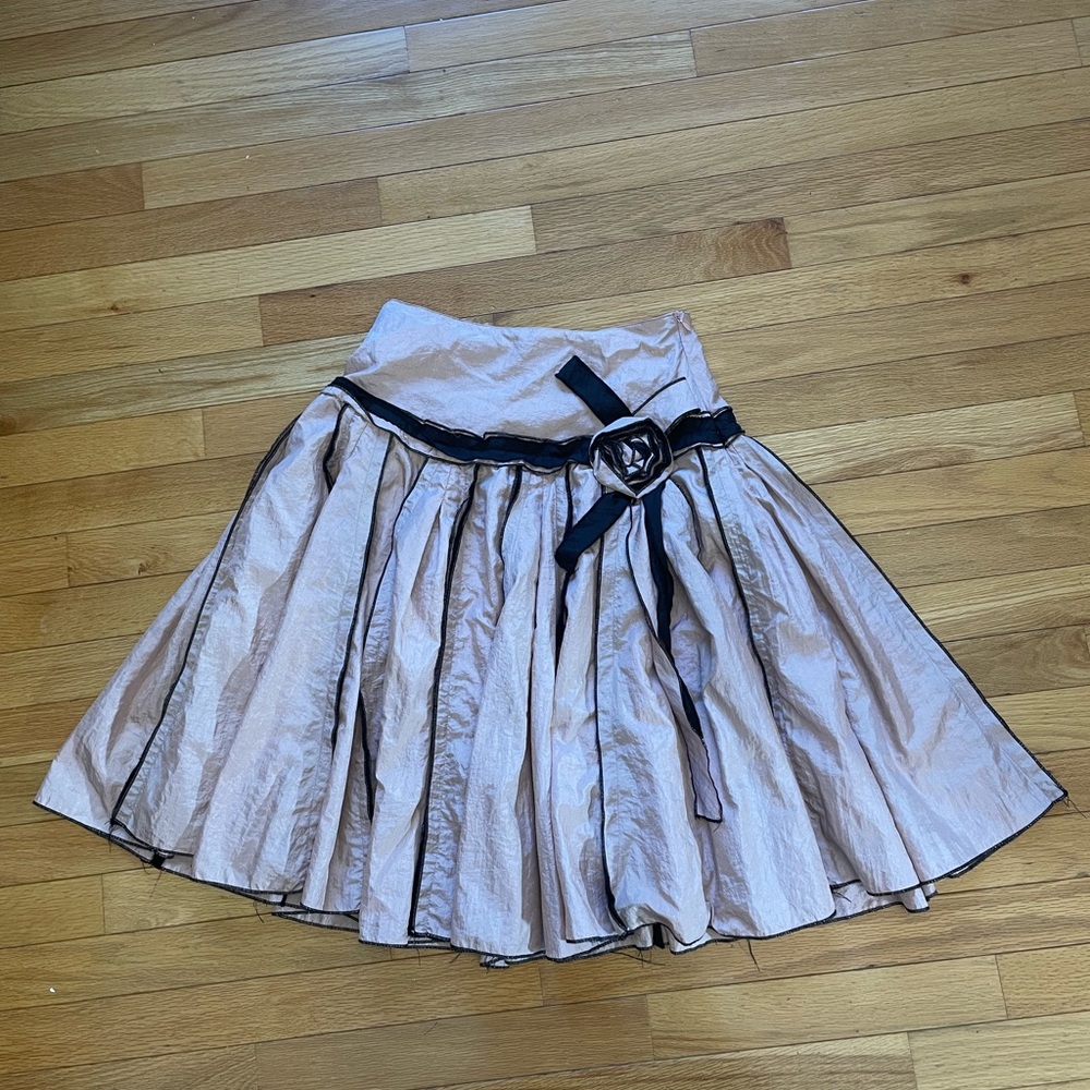 Ariella Shimmering Dusky pink A-Line Skirt with Black Bow Size S